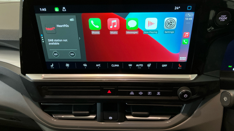 Volkswagen Transporter T32 Lwb Electric 100kW 65kWh Commerce Pro Van Auto